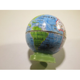 Petit taille-crayon mappemonde